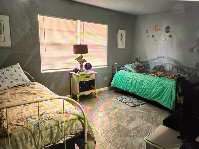 Photo - 400 Auburn Dr