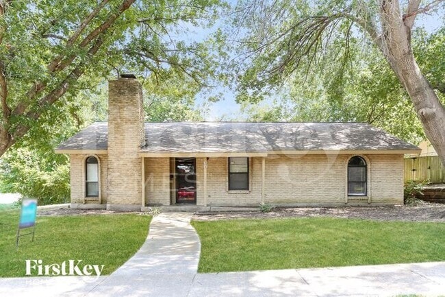 Building Photo - 302 Wildbriar Dr Rental