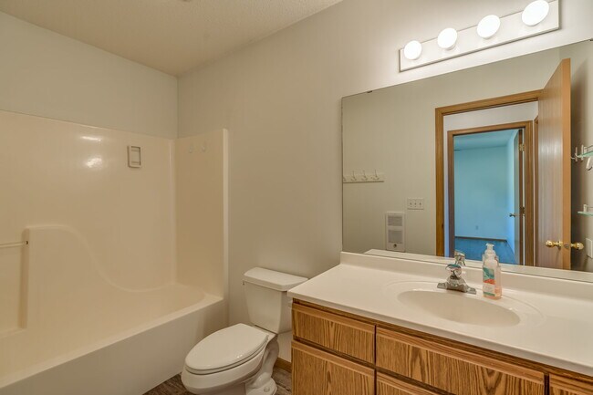 Photo - 121 Balcerzak Dr