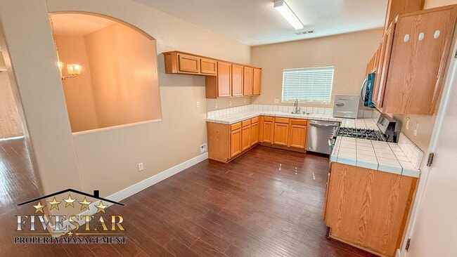 Photo - 1733 Pyxis St