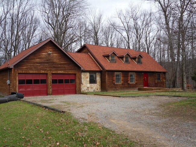 3 Bedroom, 2 Bath Cheat Lake Log Home - Av... - 3 Bedroom, 2 Bath Cheat Lake Log Home - Av...