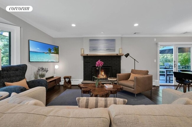 Photo - 94 Ridge Rd W