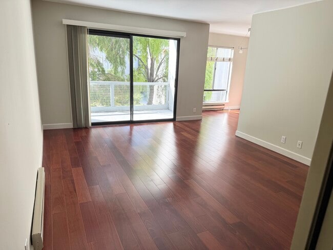 Building Photo - 4 Admiral Dr Unit B332