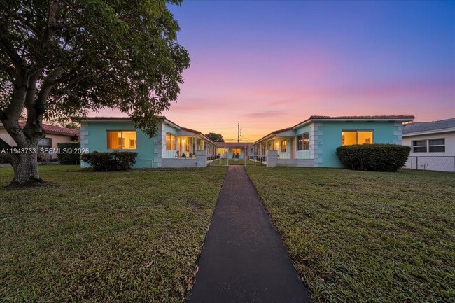 Building Photo - 1839 Funston St Unit 5