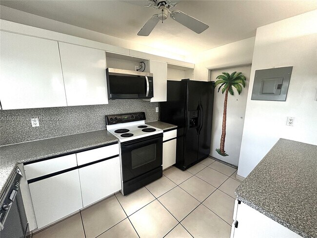 Photo - 1825 S Ocean Dr Unit 401