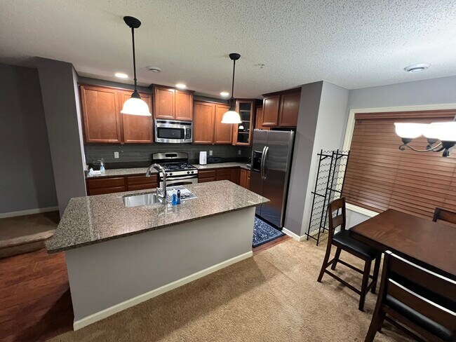 Photo - 3582 White Pine Way