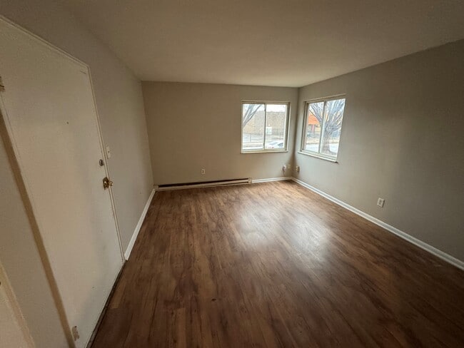 Crest Hill Quad Apartments