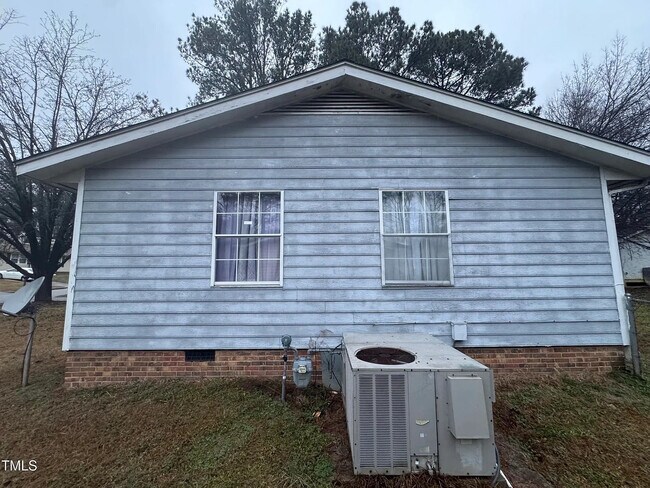 Room in House on Quartz Ct