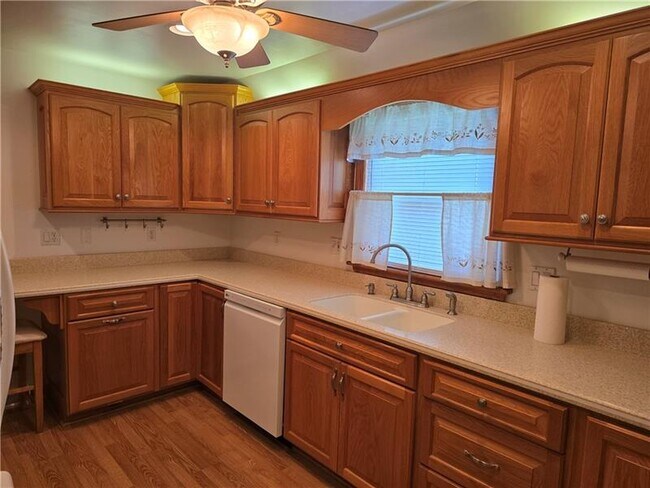 Photo - 308 South Dr