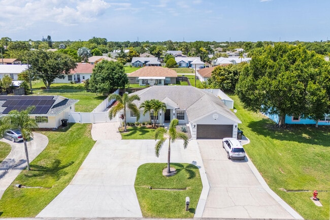 Photo - 249 SW Aubudon Ave