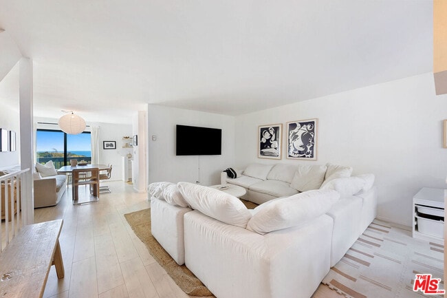 29239 Heathercliff Rd Unit 4