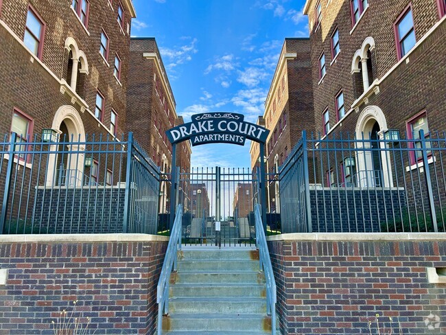 Building Photo - Drake Court Apartments