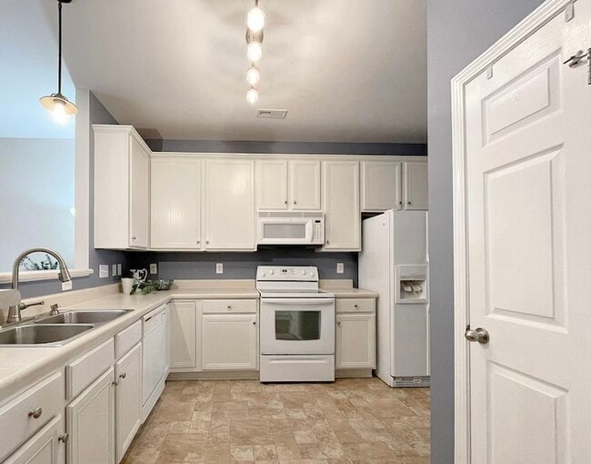 Photo - 2709 Willow Pines Pl