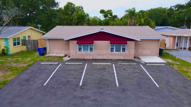 Building Photo - 611 Lyndhurst St