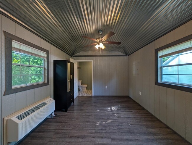 Photo - 121 Green Lane