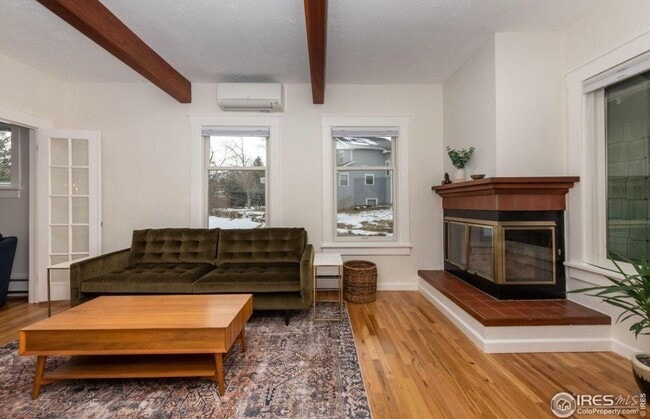 Photo - 1717 Iris Ave