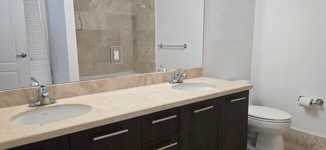 Photo - 410 Evernia St Unit 616