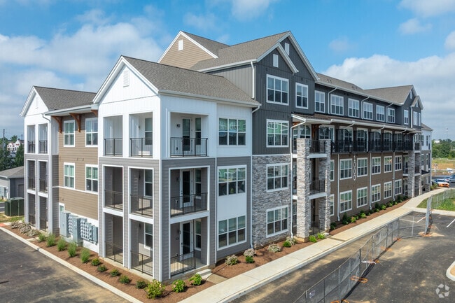 Building Photo - The Pointe at Overlook Rental