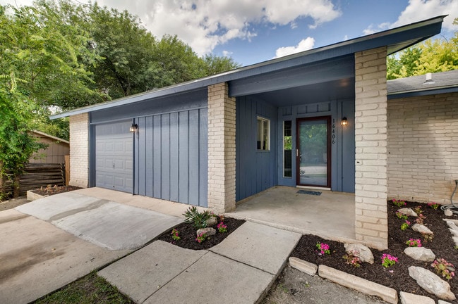 Photo - 16406 Spruce Cove St
