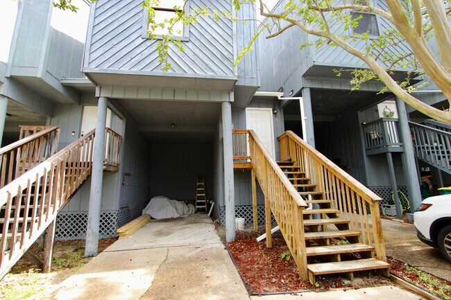 Photo - 200 White St Townhome