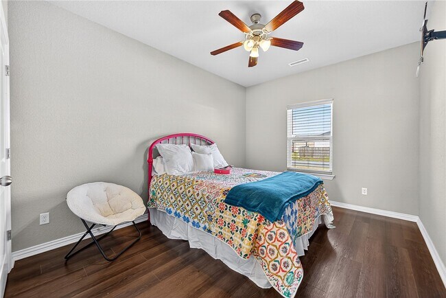 Photo - 1220 Moonrise St