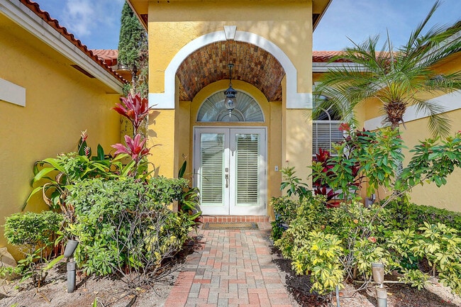 10207 Allamanda Blvd