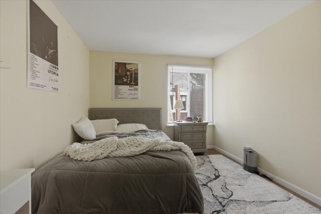 Photo - 1631 W Belle Plaine Ave