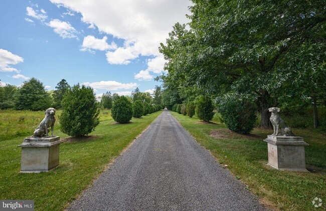 Building Photo - 4897 Landisville Rd Rental