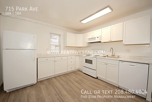 Photo - 715 Park Ave