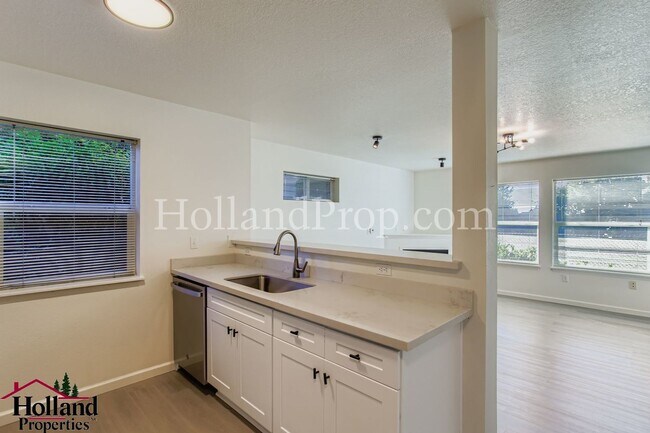 Photo - Fantastic 2 Bedrooms Condo in the Heart of...