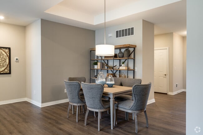 2BR, 2BA - 1,726SF