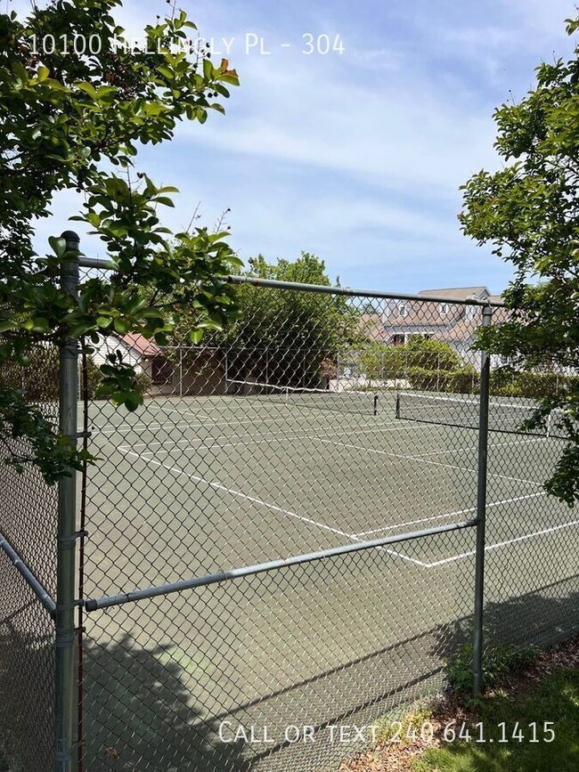 Photo - 10100 Hellingly Pl