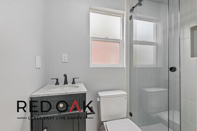 Photo - ~2 Weeks FREE~ Cozy Studio with Gated Entr... Unidad 2