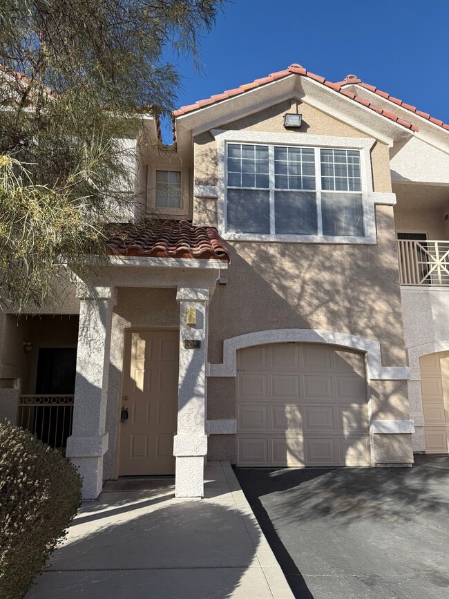 Photo - 8555 W Russell Rd Unidad #2080 Rental