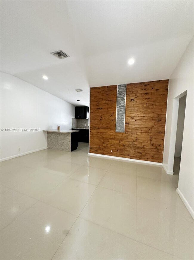 Photo - 313 Hendricks Isle Unit 3