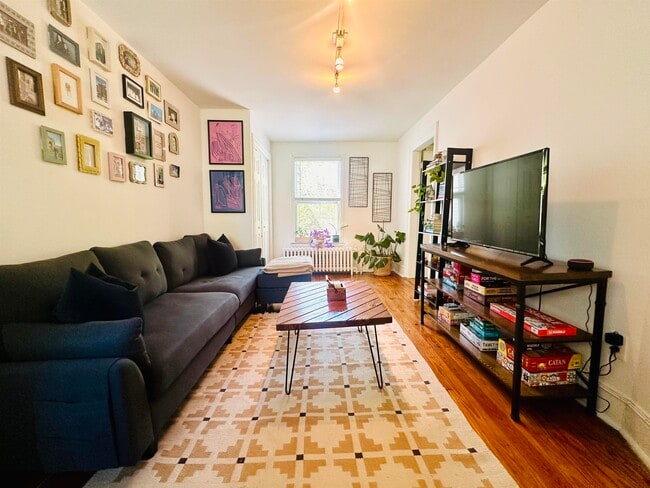 Photo - 235 Montgomery St