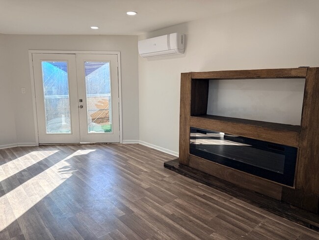 Photo - 3512 Castor St