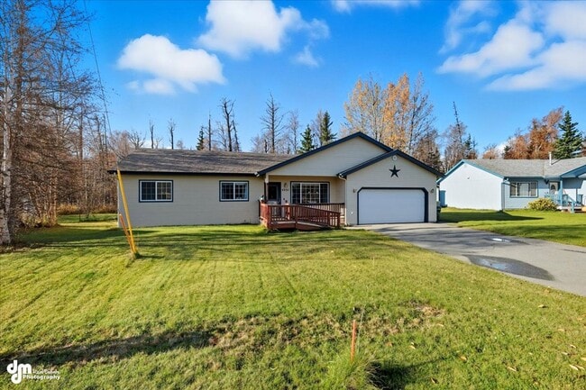 Building Photo - Charming 3BD/2BD Home!