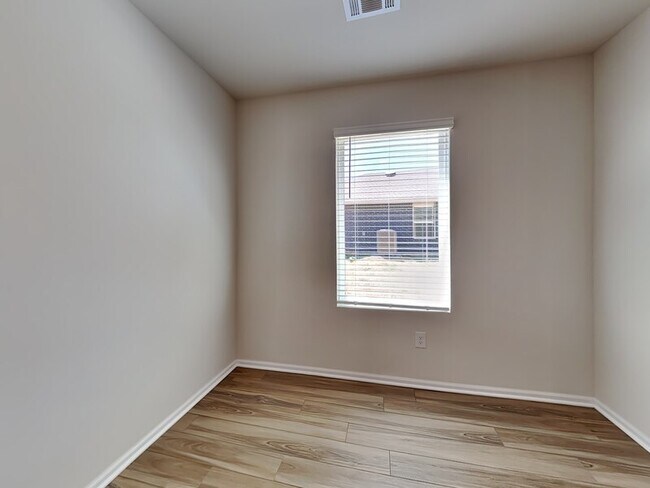Photo - 529 St Charles Pl