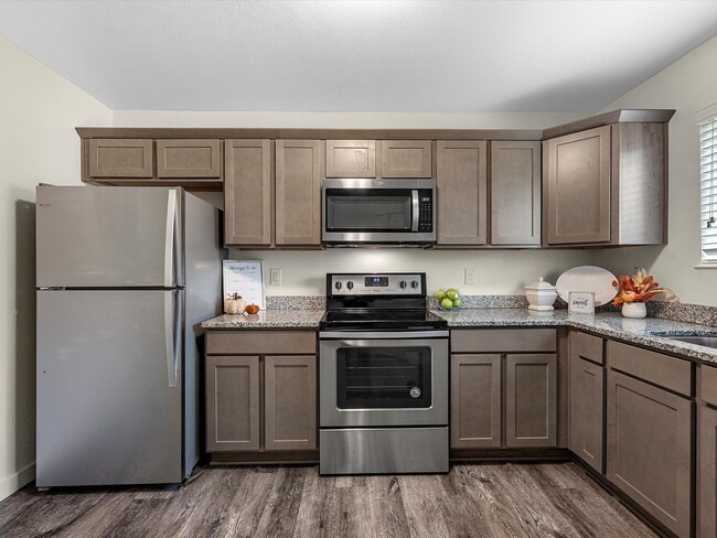 Photo - 21155 Gosling Rd