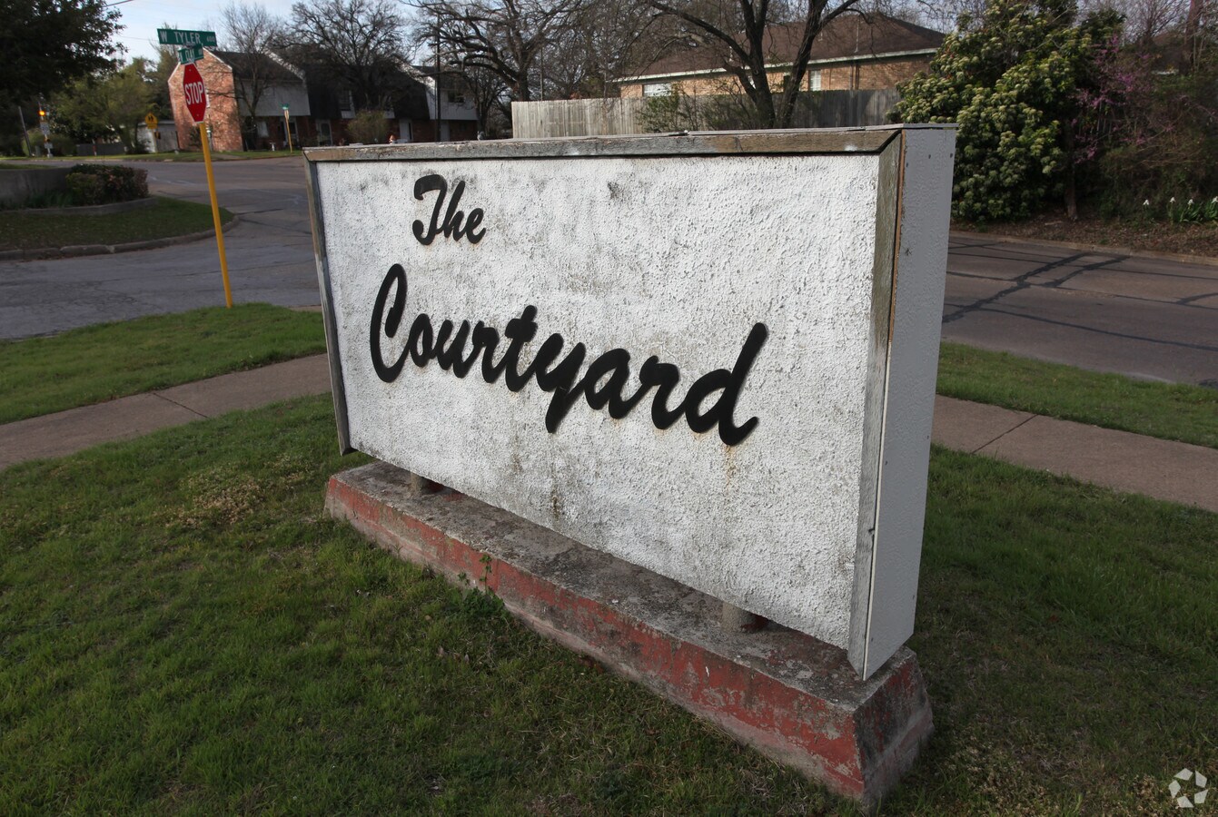 The Courtyard Apartments - The Courtyard Apartments