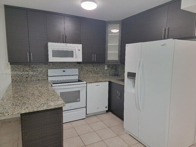 Photo - 4011 Meridian Ave Unidad 19