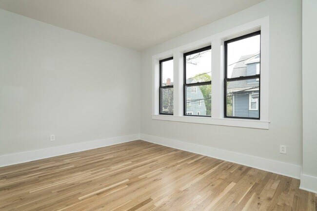 11 Elko St