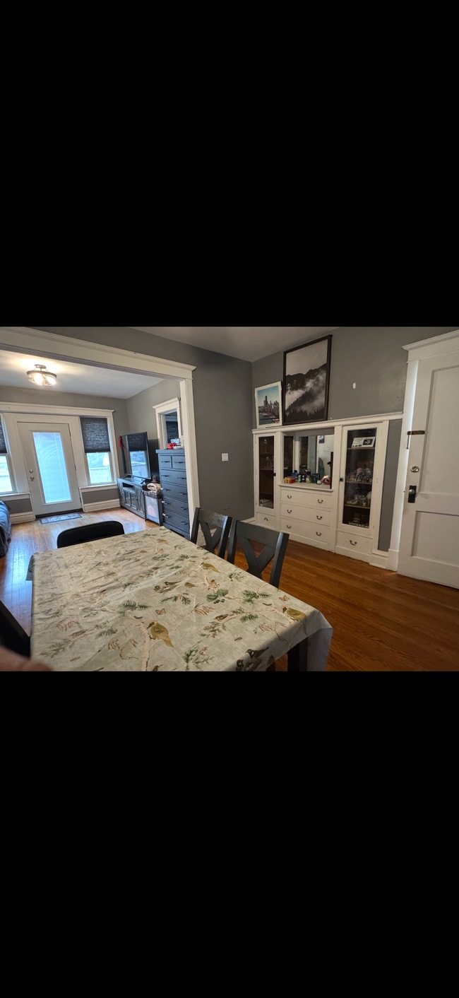 Photo - 1616 W Roscoe St Unit 2