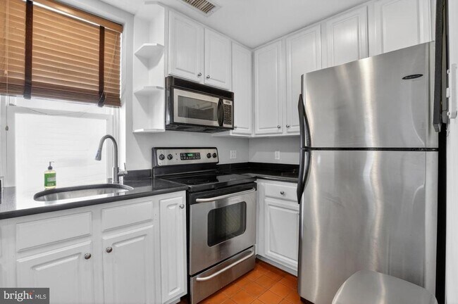 Photo - 1714 Wallace St Unit 5