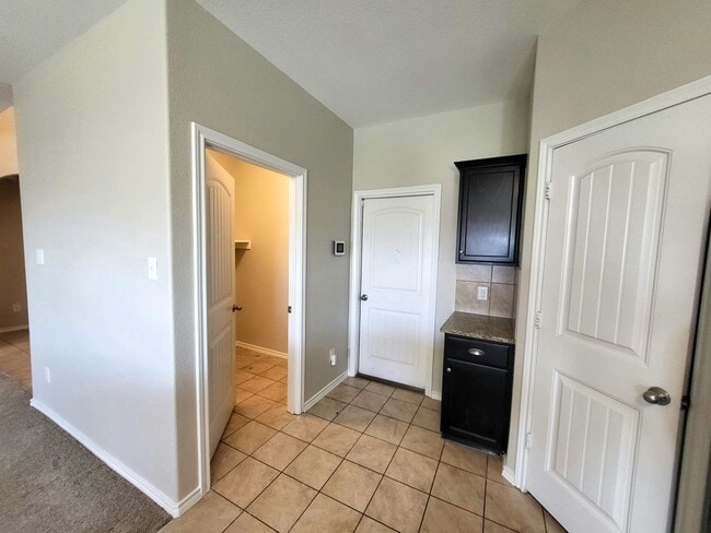 Photo - 7017 Mohegan Dr