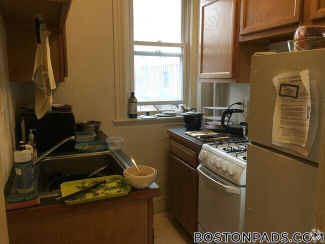 Building Photo - 1191 Boylston St Rental