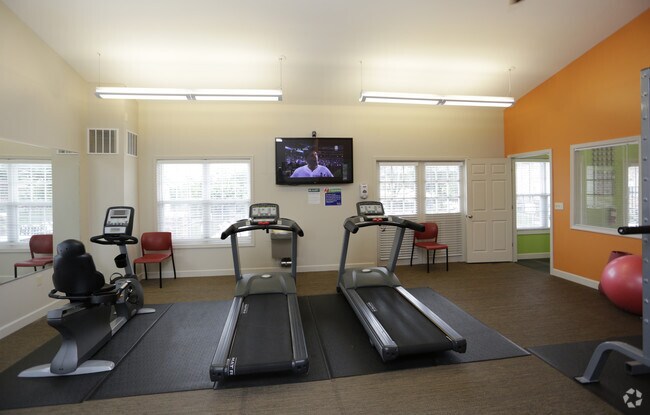 Fitness Center - Columbia Crossing