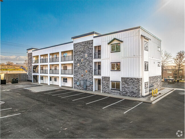 Building Photo - Raintree Apartments