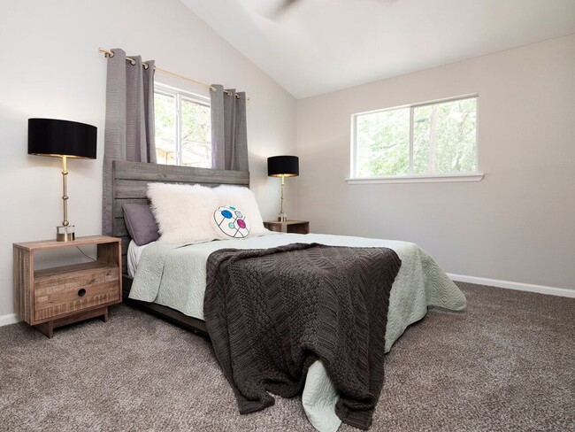 Building Photo - 2526 Glen Springs Way Unit - A